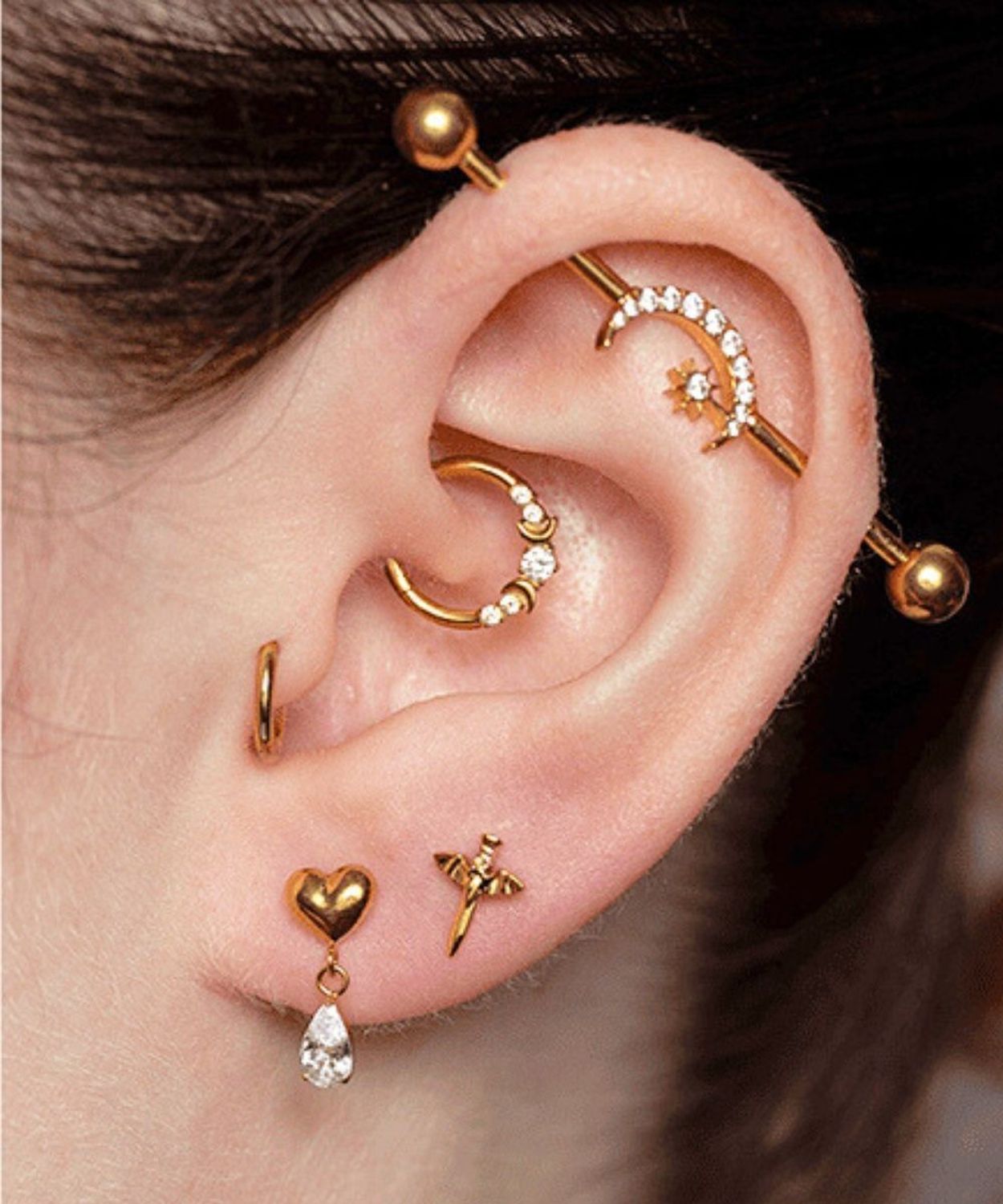 Złoty Labret Serce z Wiszącą Kryształową Kroplą – Tytan G23.jpg